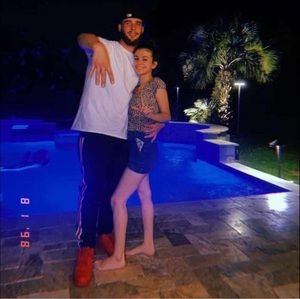 Meet your Posher, Amos